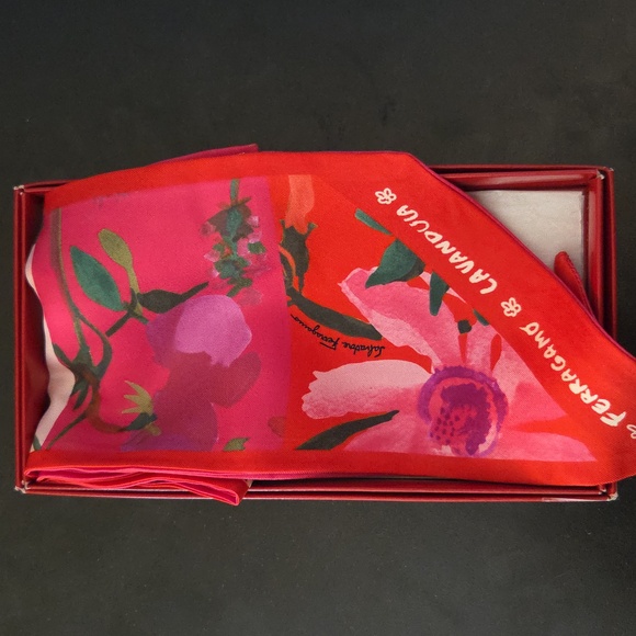 Salvatore Ferragamo NWOT Auth.  Vibrant Pink and Red Silk Scarf - Picture 5 of 5